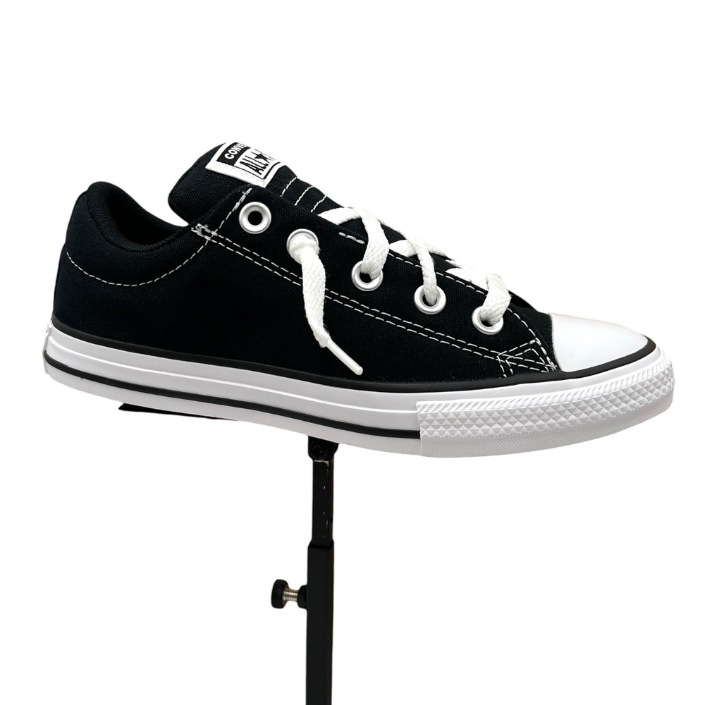 Converse Chuck Taylor Street Youth Boys Girls Low Top Sneaker Size 7 Black White - Picture 1 of 12
